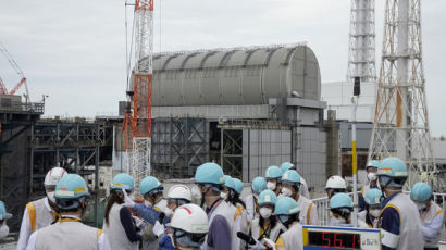 오염수 방류 준비 끝낸 일본 “이상 때 차단할 장치 2종 설치”