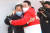 20대 대선 기간인 2022년 2월 국민의힘 대선 후보이던 윤석열 대통령이 대구 동대구역 앞에서 홍준표 대구시장(당시 전 경선 후보)과 포옹하고 있다. 연합뉴스