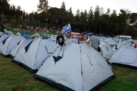 '텐트 시위대' 등장한 이스라엘…美바이든 “네타냐후, 서두르지마” 경고