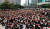 지난 22일 서울 종로 보신각 앞에서 전국교사모임 주최로 열린 서초 서이초 교사 추모식 및 교사 생존권을 위한 집회에서 참가자들이 교사 처우 개선 등을 촉구하고 있다. 뉴스1
