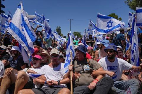 [사진] 이스라엘 의회 ‘사법부 무력화’ 법안 가결