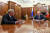 블라디미르 푸틴(오른쪽) 러시아 대통령이 지난달 크렘린궁에서 유리 보리소프 연방 우주공사(로스코스모스) 사장과 만나 대담하고 있다. 타스통신=연합뉴스