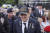 27일(현지시간) 영국인 한국전 참전용사들이 런던 호스가즈 퍼레이드에서 열린 한국전 정전 70주년 기념행사를 지켜보고 있다. 연합뉴스