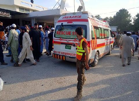 파키스탄 정치 행사장에 폭탄 터졌다…외신 "40명 희생"