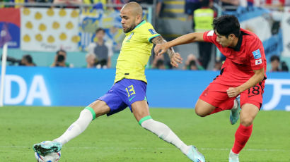브라질 축구선수 다니 알베스, 성폭행 혐의로 스페인서 기소