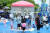 6일 오후 광주 북구 오룡동 시민의숲 물놀이장에서 시민과 어린이들이 물놀이를 하며 더위를 이겨내고 있다. 뉴스1