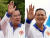 지난달 총선 당시 선거 유세 중인 캄보디아 총리인 훈센(왼쪽)과 장남 훈 마넷. 로이터=연합뉴스
