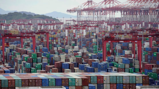 중국 7월 수출, 전년대비 14.5% 급감… 수입도 12.4% 줄어