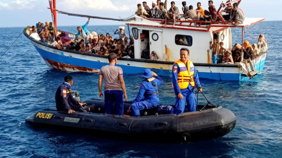 미얀마서 로힝야족 태운 배 침몰…50명 사망·실종