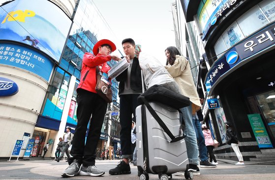중국, 한국 단체 관광 허용…6년 5개월 만 돌아오는 유커