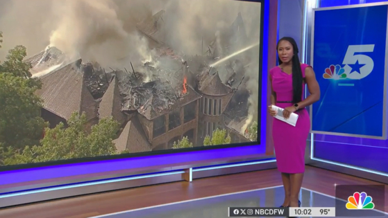 지난 8일(현지시간) 지역 방송에서 화재소식을 전하고 있다. 방송화면 캡처