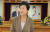 박근혜 전 대통령이 15일 경북 구미시 상모동 박정희 전 대통령 생가를 찾아 추모관에서 참배했다. 뉴스1