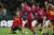 선제골을 터뜨려 후반 막판 난타전의 서막을 알린 스페인의 살마 파라루엘로(맨 왼쪽)가 승리가 확정되자 환호하고 있다. AP=연합뉴스