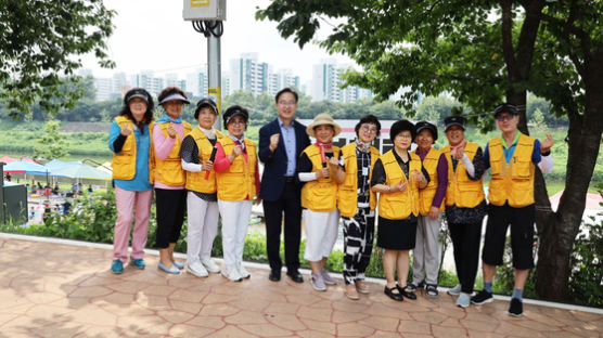 금천구 자원봉사자, 여름철 어린이 물놀이장 안전지킴이로 활약