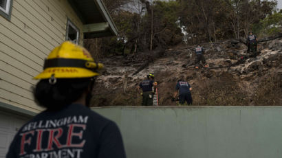 [사진] 하와이 산불 사망 106명 … “2~3배 늘어날 수도”