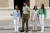 지난 17일(현지시간) (왼쪽 두번째부터) 스페인 국왕 펠리페 6세와 레티지아 왕비, 여동생 소피아가 육군 사관학교에 입학하는 레오노르 공주(왼쪽 첫번째)를 배웅하고 있다. EPA=연합뉴스