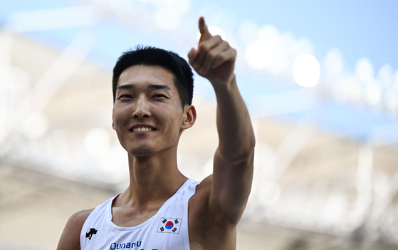 '스마일 점퍼' 우상혁 6위… 2회 연속 세계선수권 메달 좌절