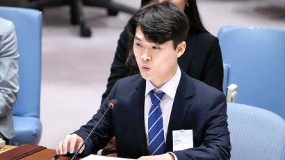 [단독]"김정은 인간답게 하라" 탈북청년, 유엔서 한국말 외친 이유