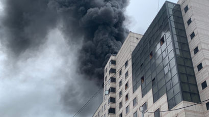 [속보]강남 르메르디앙 호텔 옥상서 화재…"현재까지 인명피해 없어"
