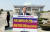 최민호 세종시장이 서울 여의도 국회의사당 앞에서 국회 세종의사당 건립을 위한 국회규칙안의 조속한 제정을 촉구하는 1인 시위를 하고 있다. 연합뉴스
