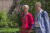 크리스틴 리카르도 유럽중앙은행 총재와 제롬 파월 미국 연방준비제도 의장이 25일 미국 와이오밍주에서 열린 잭슨홀 회의에서 만나 나란히 걷고 있다. AP=연합뉴스