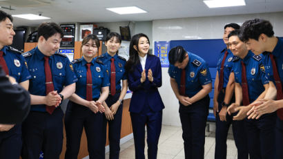 김건희 "극단 선택 9할은 사회적 타살"…생명 구한 경찰관 만났다
