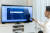 삼성전자 TV신제품에서 색약자를 위한 '씨컬러스 모드'로 컬러 필터를 설정하는 모습. 사진 삼성전자