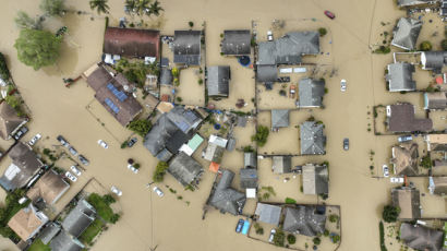 최악가뭄이 최악홍수 불렀다…'돌발 기상전환' 더 잦아지는 이유