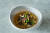 검정보리밥 위에 소고기 가지구이를 올린 색다른 국밥. 사진 책『당뇨와 고혈압 잡는 저탄수 균형식 다이어트』 