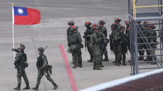 美, 대만에 '주권국 정책' 통한 군장비 지원 첫 승인…中 반발