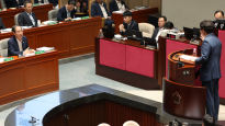 해병대·홍범도 공세 받아친 한 총리 "국민 분열 시키는 발언"