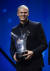 1일(한국시간) UEFA 올해의 남자 선수상을 수상하고 기뻐하는 엘링 홀란. 로이터=연합뉴스