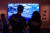 1일(현지시간) 독일 베를린에서 열린 'IFA 2023'에서 관람객들이 삼성전자의 TV제품을 살펴보고 있다. EPA=연합뉴스