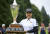 4일 끝난 LPGA 투어 포틀랜드 클래식 정상에 오른 짜네띠 완나샌. 완나샌은 태국 선수로는 일곱 번째로 LPGA 투어 우승을 차지했다. 트로피를 들고 환하게 웃는 완나샌. [AP=연합뉴스]