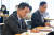 임상준 환경부 차관(위원장)이 5일 서울역 회의실에서 열린 제36차 가습기살균제 피해구제위원회를 주재하고 있다. 사진 뉴스1