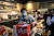 중국 토종 커피 판매점에서 마오타이가 들어간 라떼를 출시해 인기를 끌고 있다. 4일 중국 베이징의 루이싱 커피 매장. AFP=연합뉴스