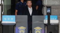 [속보] '대장동 의혹' 김만배 석방