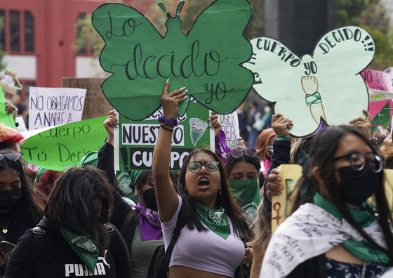 "낙태는 합법" 보수적인 멕시코의 반전 판결…"美는 후퇴" 비판