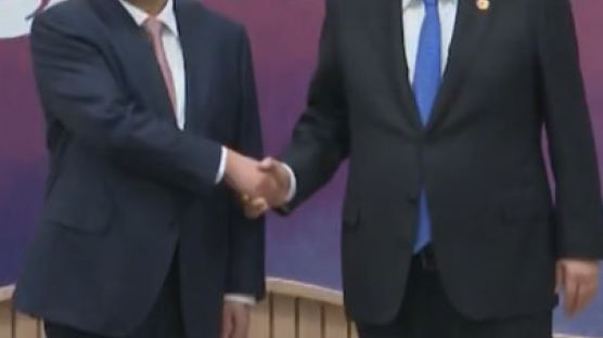 尹대통령, 中리창과 51분 만났다…日은 아직 못한 정식회담
