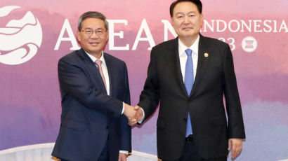 尹 만난 中리창 "핵심이익과 중대한 우려 존중을" 한·미·일 견제