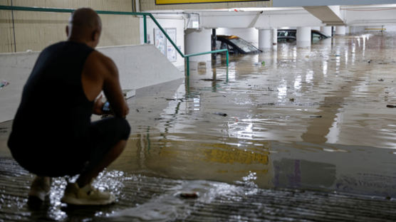 홍콩, 139년만의 최악 폭우…2명 숨지고 110명 병원 실려갔다