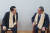윤석열 대통령이 10일(현지시간) 인도 뉴델리 간디 추모공원 정상대기실에서 리창 중국 총리와 환담하고 있다. 연합뉴스