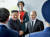 지난 2019년 4월 북한 김정은 국무위원장(왼쪽)과 러시아의 블라디미르 푸틴 대통령이 러시아의 블라디보스토크에서 만나 악수하고 있다. AP=연합뉴스