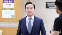 [속보] ‘울산시장 선거 개입’ 송철호 징역 6년·황운하 5년 구형