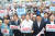 이재명 더불어민주당 대표와 박광온 원내대표 등이 지난달 30일 오후 전남 목포역 광장에서 열린 '일본 후쿠시마 원전 오염수 해양투기 규탄대회'에 참석해 구호를 외치고 있다. 뉴스1