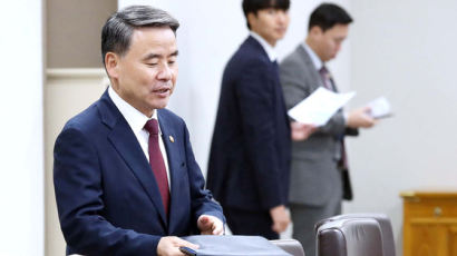 [속보] 野 탄핵추진 거론된 이종섭 국방장관…"전격 사의 표명" 