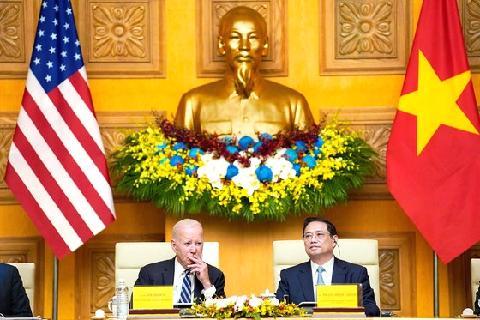 바이든 ‘희토류 세계 2위’ 베트남과 협력 합의…중국 견제