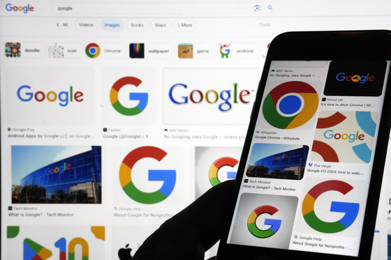 구글 vs 美법무부, 반독점법 소송 시작…"독점 위해 연 13조원 써"