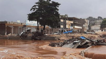 "댐도 무너졌다" 리비아 5300명 사망…'정치무능'이 부른 최악참사