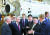 블라디미르 푸틴 러시아 대통령과 김정은 북한 국무위원장이 13일 보스토치니 우주기지를 시찰하면서 로켓 조립 격납고를 살펴보고 있다. AP=연합뉴스